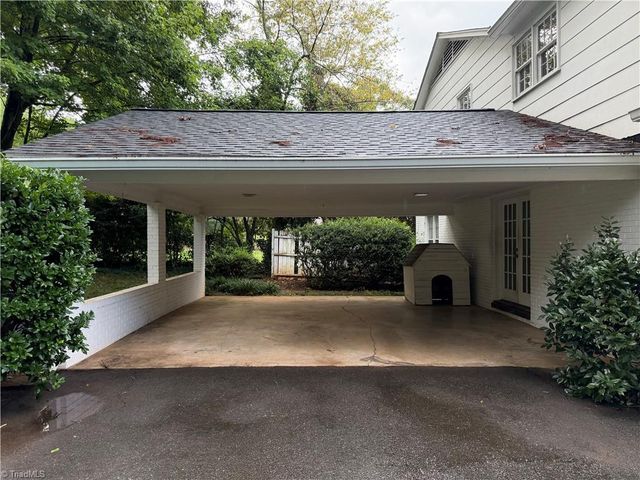 1000 Englewood Drive, Winston-salem, NC 27106