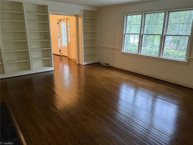 1000 Englewood Drive, Winston-salem, NC 27106