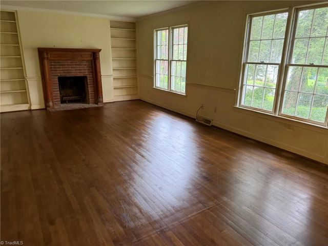 1000 Englewood Drive, Winston-salem, NC 27106