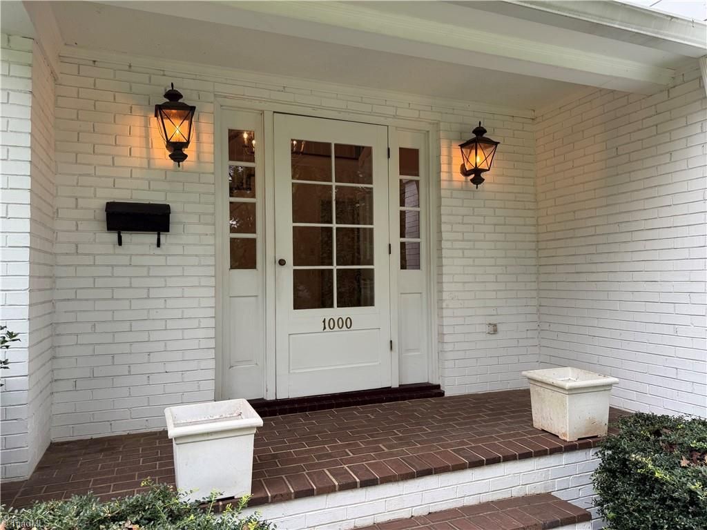 1000 Englewood Drive, Winston-salem, NC 27106