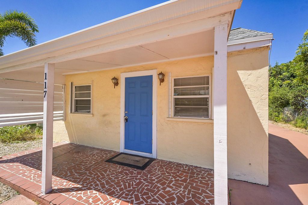 117 Mayfield Road, Lantana, FL 33462
