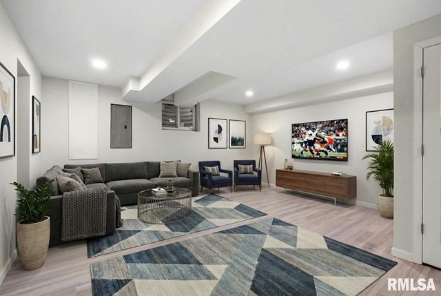 2401 Asheville Drive, Springfield, IL 62711