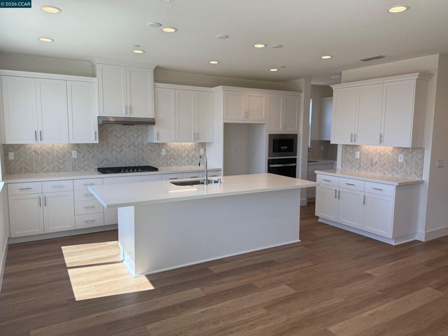 3576 Darnoch Ave., Lathrop, CA 95330