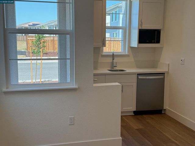 3576 Darnoch Ave., Lathrop, CA 95330