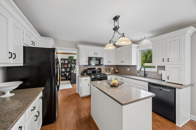 15518 Harbor Town Drive, Orland Park, IL 60462