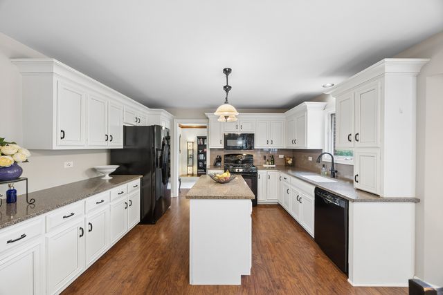 15518 Harbor Town Drive, Orland Park, IL 60462