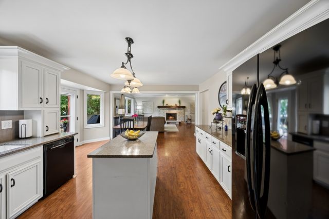 15518 Harbor Town Drive, Orland Park, IL 60462