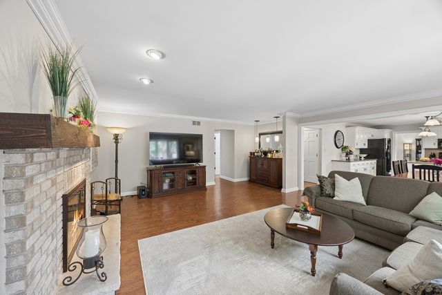 15518 Harbor Town Drive, Orland Park, IL 60462