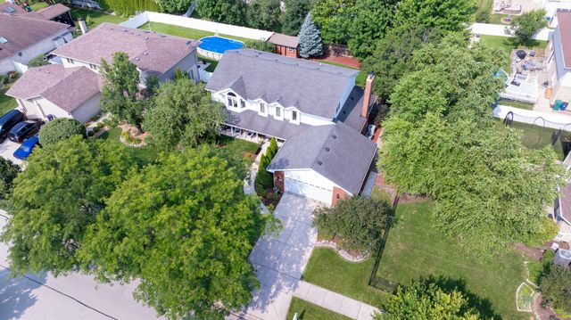 15518 Harbor Town Drive, Orland Park, IL 60462