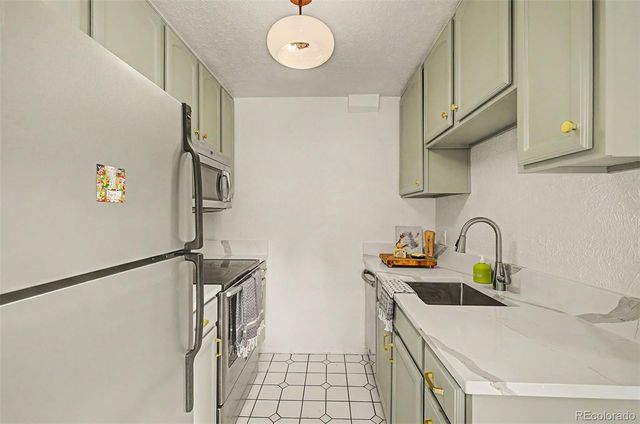 1190 Clermont Street 202, Denver, CO 80220