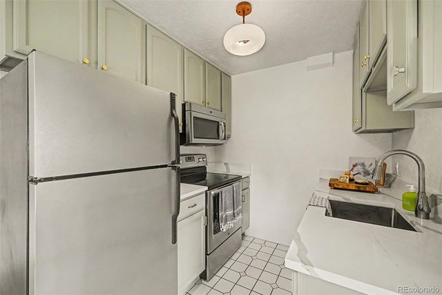 1190 Clermont Street 202, Denver, CO 80220
