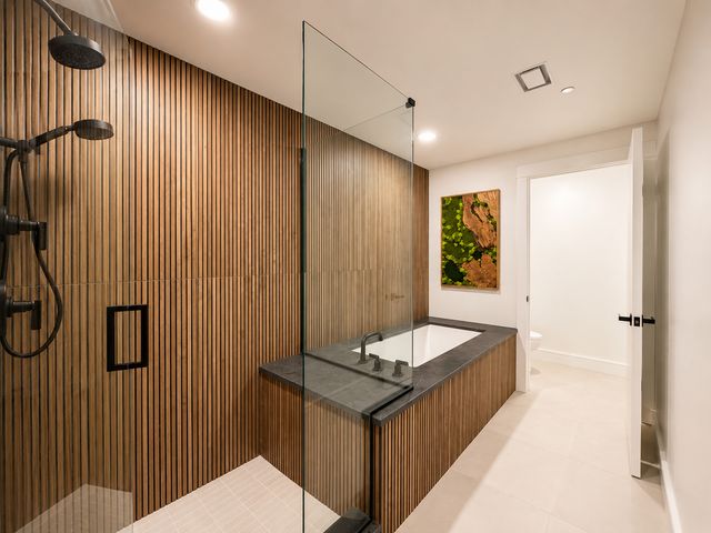 415 E North Water Street 2701, Chicago, IL 60611