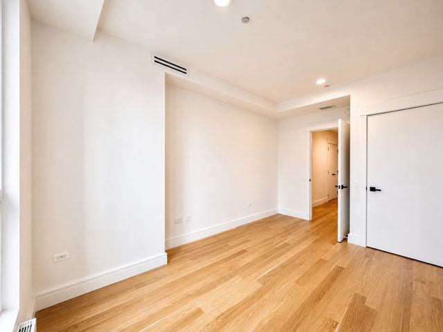 415 E North Water Street 2701, Chicago, IL 60611