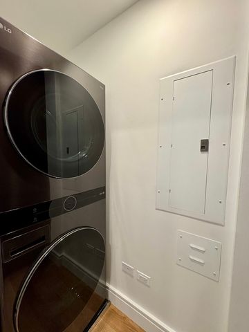 415 E North Water Street 2701, Chicago, IL 60611