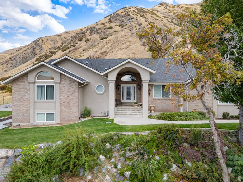 2080 SPRING OAKS DR, Springville, UT 84663