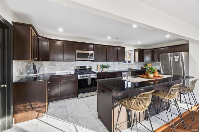 576 N Hartstrait Road, Bloomington, IN 47404