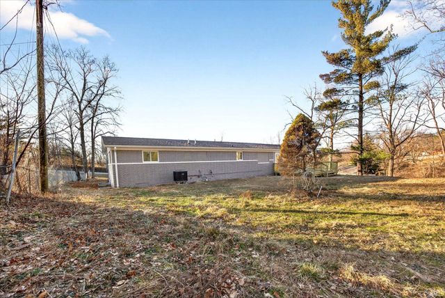 576 N Hartstrait Road, Bloomington, IN 47404