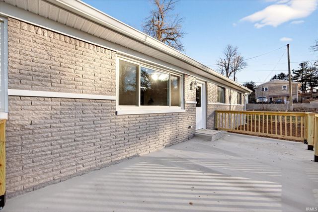 576 N Hartstrait Road, Bloomington, IN 47404