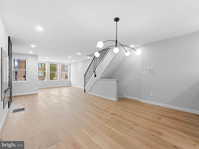 5846 LEBANON AVE, Philadelphia, PA 19131