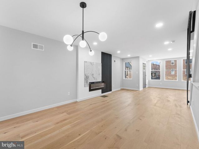 5846 LEBANON AVE, Philadelphia, PA 19131