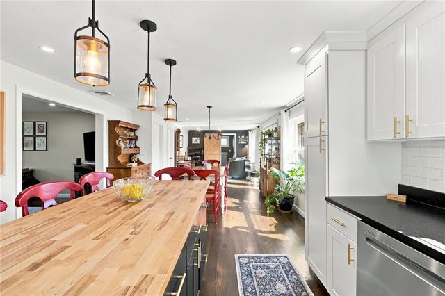 8 Elmhurst Drive, Smithfield, RI 02828