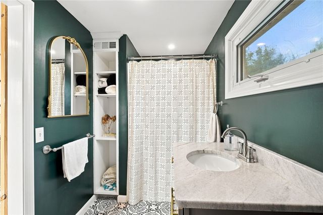 8 Elmhurst Drive, Smithfield, RI 02828