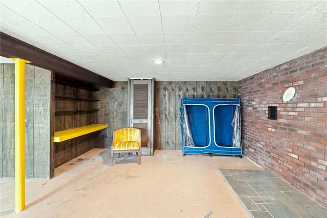 8 Elmhurst Drive, Smithfield, RI 02828