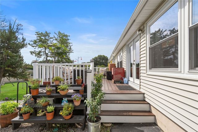 8 Elmhurst Drive, Smithfield, RI 02828