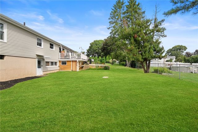 8 Elmhurst Drive, Smithfield, RI 02828