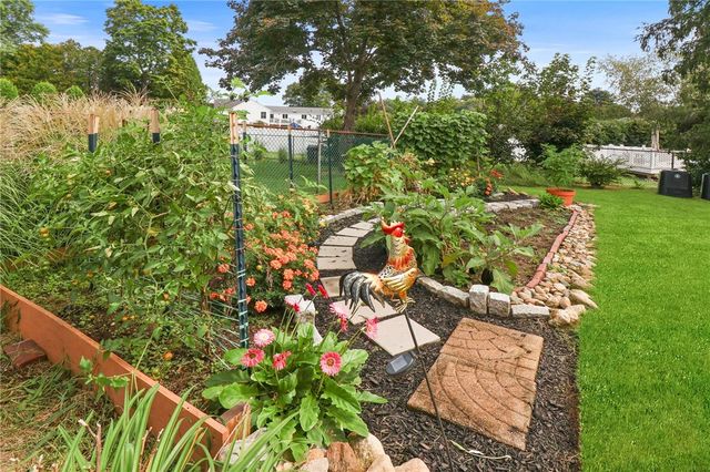 8 Elmhurst Drive, Smithfield, RI 02828
