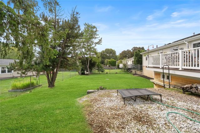 8 Elmhurst Drive, Smithfield, RI 02828