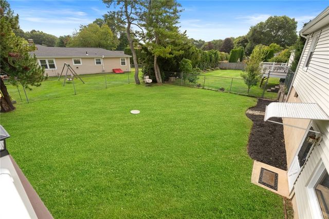 8 Elmhurst Drive, Smithfield, RI 02828