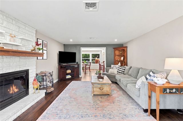 8 Elmhurst Drive, Smithfield, RI 02828