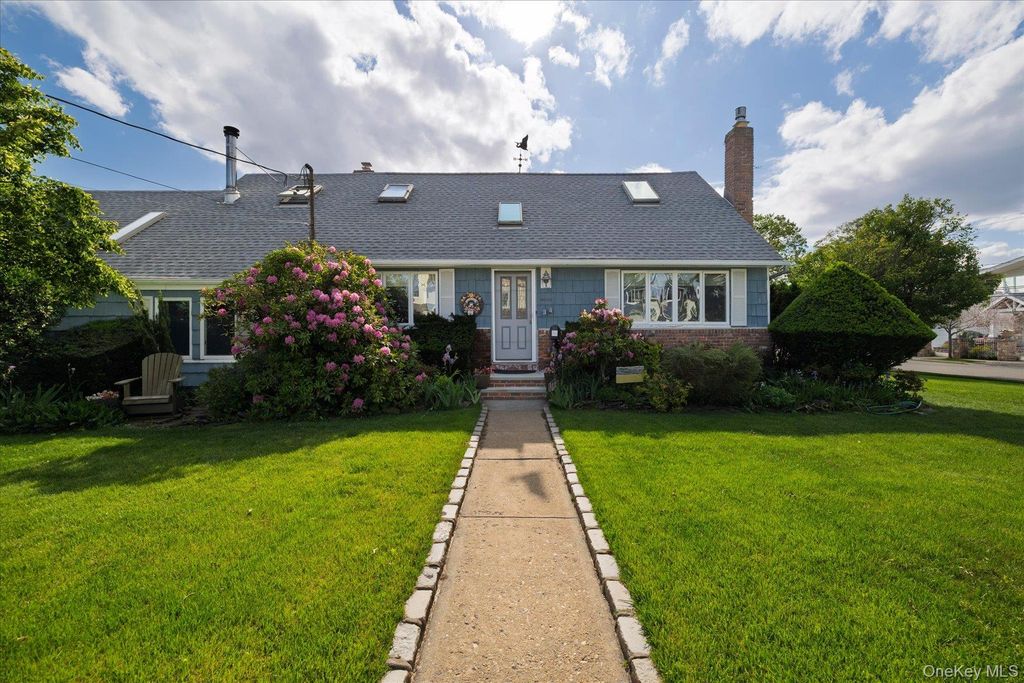 34 Seabreeze Road, Massapequa, NY 11758