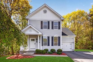 15 Nason Ln, Foxboro, MA 02035