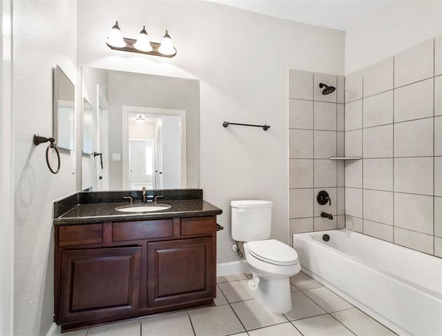 304 Country Crossing Circle, Magnolia, TX 77354