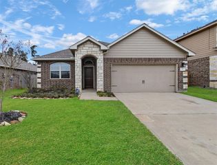 304 Country Crossing Circle, Magnolia, TX 77354