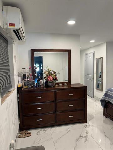 2538 Sherman St, Hollywood, FL 33020