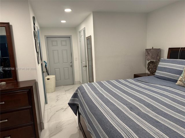 2538 Sherman St, Hollywood, FL 33020