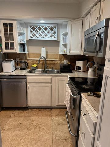 2538 Sherman St, Hollywood, FL 33020