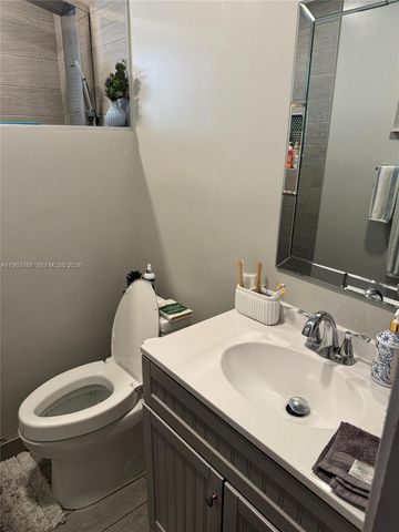 2538 Sherman St, Hollywood, FL 33020