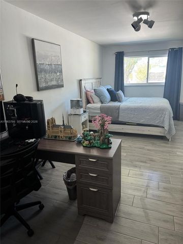 2538 Sherman St, Hollywood, FL 33020