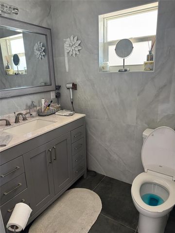 2538 Sherman St, Hollywood, FL 33020