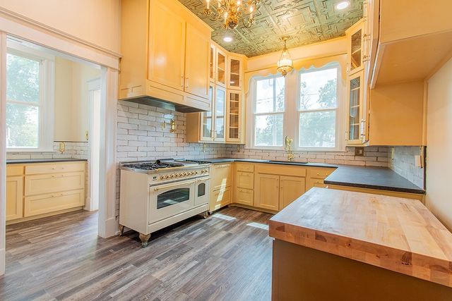 2420 Colcord Avenue, Waco, TX 76707
