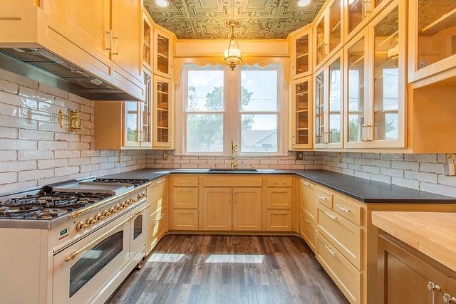 2420 Colcord Avenue, Waco, TX 76707