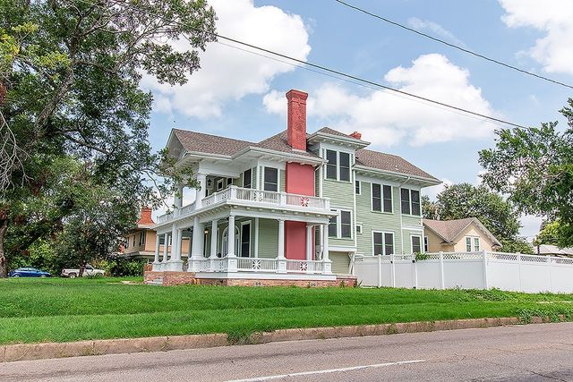 2420 Colcord Avenue, Waco, TX 76707