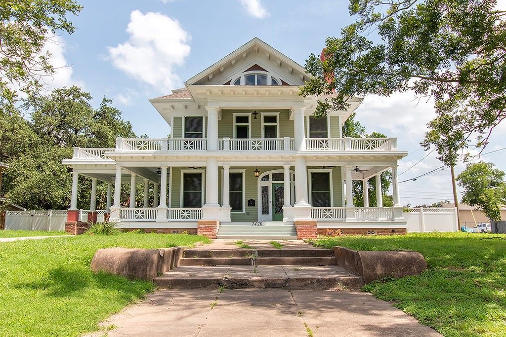 2420 Colcord Avenue, Waco, TX 76707
