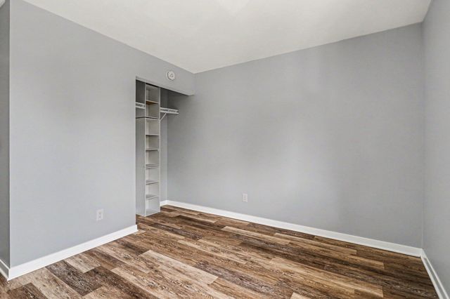 734 W Kilgore Road 303, Kalamazoo City, MI 49008