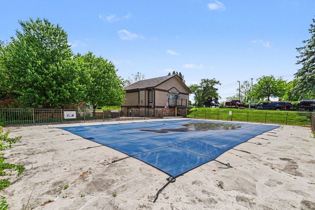 734 W Kilgore Road 303, Kalamazoo City, MI 49008
