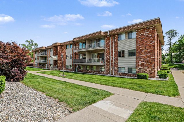 734 W Kilgore Road 303, Kalamazoo City, MI 49008